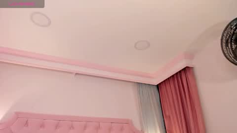 Snapshot of valentoro1 chatting on 11-20-25, 11:32 Vale Toro online show from 11-20-25, 11:32