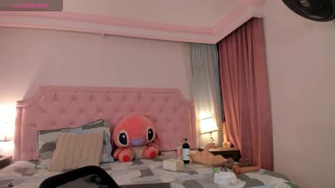 Snapshot of valentoro1 chatting on 11-27-25, 12:07 Vale Toro online show from 11-27-25, 12:07