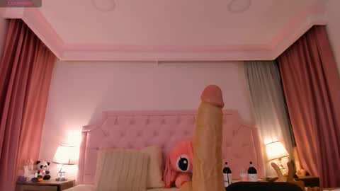 Snapshot of valentoro1 chatting on 12-04-25, 11:30 Vale Toro online show from 12-04-25, 11:30