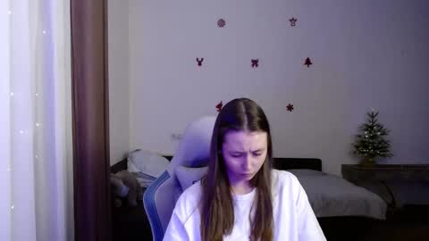 Snapshot of valents_cherry chatting on 12-13-24, 05:10 Valentina online show from 12-13-24, 05:10