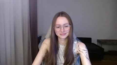 Snapshot of valents_cherry chatting on 02-27-25, 05:26 Valentina online show from 02-27-25, 05:26