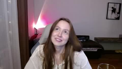 Snapshot of valents_cherry chatting on 09-15-25, 04:40 Valentina online show from 09-15-25, 04:40