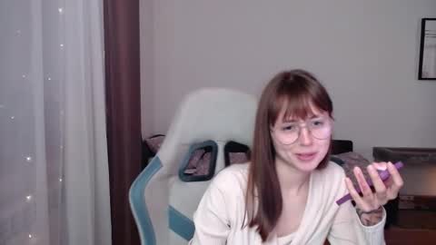 Snapshot of valents_cherry chatting on 11-08-25, 04:18 Valentina online show from 11-08-25, 04:18