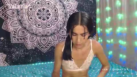 valeria online show from 12-16-25, 02:49