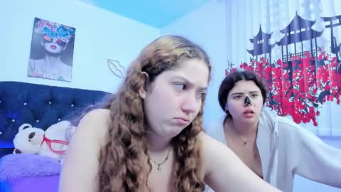 Valeria and Zoe online show from 03-10-26, 01:38