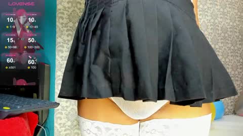 Costume lover online show from 04-17-26, 07:17