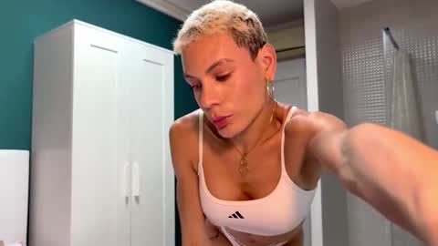 Snapshot of valeria_thonson chatting on 11-06-25, 09:54 valeria_thonson online show from 11-06-25, 09:54