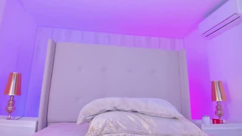 Valeria online show from 11-13-25, 12:04