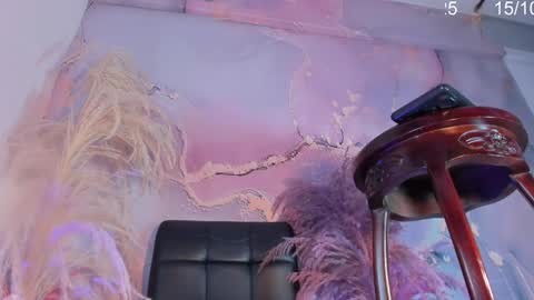 Snapshot of valeriaqueents chatting on 10-15-25, 01:44 online show from 10-15-25, 01:44