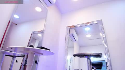 Snapshot of valeriaqueents__ chatting on 06-08-26, 12:05 valeria online show from 06-08-26, 12:05