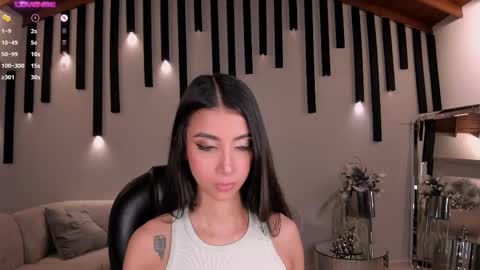 Snapshot of valeriavelvet chatting on 02-13-25, 06:16 Vale  online show from 02-13-25, 06:16