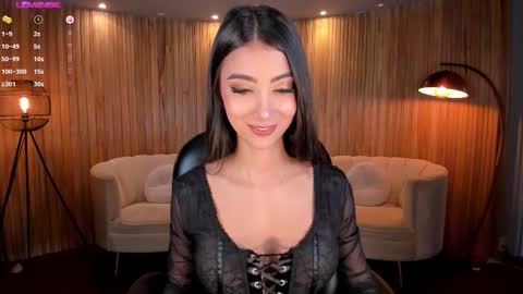 Snapshot of valeriavelvet chatting on 02-23-25, 11:55 Vale  online show from 02-23-25, 11:55