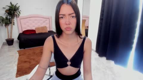 Valerie fox online show from 11-21-25, 02:38