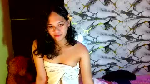 Snapshot of valerie_lure chatting on 07-12-26, 06:48 addy online show from 07-12-26, 06:48