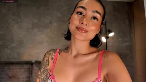 Snapshot of valerieaustin chatting on 11-24-25, 02:55 call me Val online show from 11-24-25, 02:55