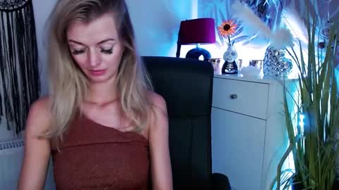 Valerie  online show from 02-11-25, 12:58