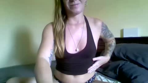 Snapshot of valerieohh chatting on 01-05-25, 02:17 OhhValerie online show from 01-05-25, 02:17