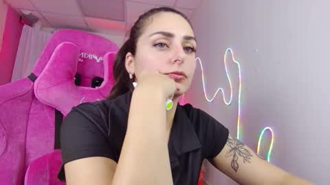 Valerie online show from 11-25-25, 04:18