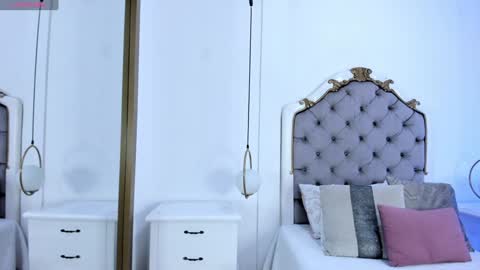 Snapshot of valerith_vega chatting on 12-18-24, 11:45 online show from 12-18-24, 11:45