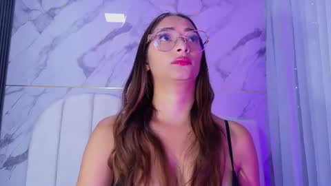 Valeryn online show from 06-17-26, 03:09