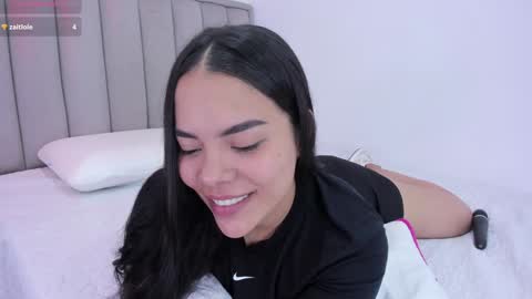 Snapshot of valery__nova chatting on 01-25-25, 05:08 Cris online show from 01-25-25, 05:08