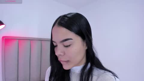 Snapshot of valery__nova chatting on 10-13-25, 01:11 Cris online show from 10-13-25, 01:11