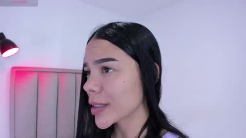 Snapshot of valery__nova chatting on 11-25-25, 10:54 Cris online show from 11-25-25, 10:54