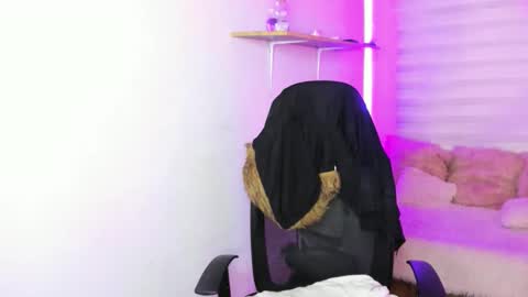 valery_bonnet1 online show from 11-10-25, 11:37