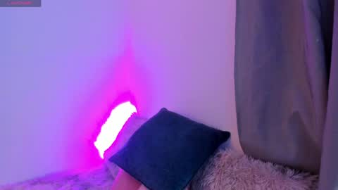 Snapshot of valery_kils chatting on 05-17-26, 10:00 VALERY online show from 05-17-26, 10:00