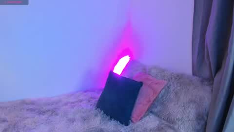 Snapshot of valery_kils chatting on 05-19-26, 01:56 VALERY online show from 05-19-26, 01:56