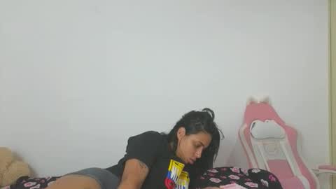 Snapshot of valery_lovex_ chatting on 10-07-25, 10:45 valery_lovex_ online show from 10-07-25, 10:45