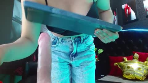 Valeria online show from 12-18-24, 03:11