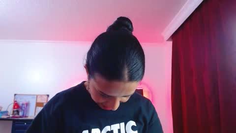 Valeria online show from 10-17-25, 12:47