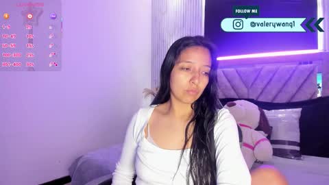 Snapshot of valery_wang chatting on 02-18-26, 12:01 Val online show from 02-18-26, 12:01
