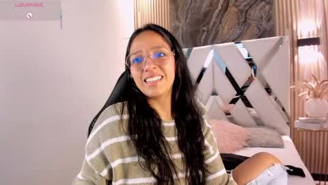 Snapshot of valery_wang chatting on 04-30-26, 12:11 Val online show from 04-30-26, 12:11
