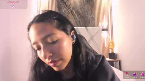 Snapshot of valery_wang chatting on 05-01-26, 11:59 Val online show from 05-01-26, 11:59