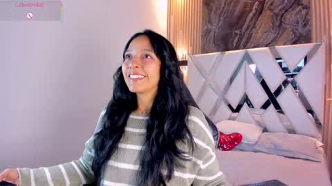 Snapshot of valery_wang chatting on 05-11-26, 12:00 Val online show from 05-11-26, 12:00