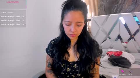 Snapshot of valery_wang chatting on 05-16-26, 12:15 Val online show from 05-16-26, 12:15