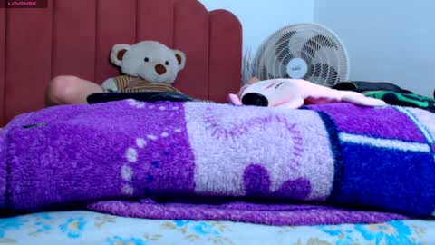 B V Naughty online show from 01-17-25, 08:13