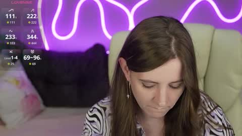 Snapshot of valerymurr chatting on 11-02-25, 09:33 V A L E R Y  M U R online show from 11-02-25, 09:33