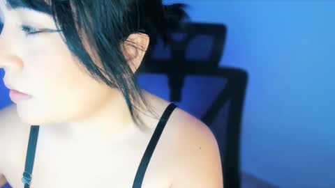 Snapshot of valerysoto_ chatting on 09-30-25, 01:32 Valery Soto online show from 09-30-25, 01:32