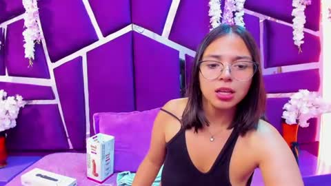 Snapshot of valerysweety__ chatting on 06-19-26, 03:11 ValerySweety online show from 06-19-26, 03:11