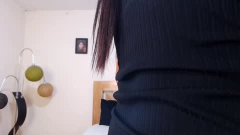 Snapshot of valesantodomingo chatting on 02-26-25, 12:38 Sofia online show from 02-26-25, 12:38