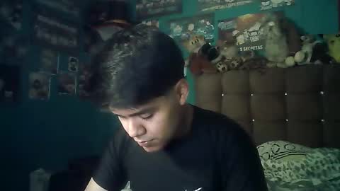 Snapshot of valesh20 chatting on 12-22-25, 03:14 Valesh19 online show from 12-22-25, 03:14