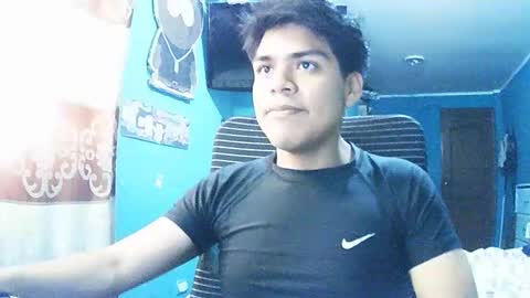 Snapshot of valesh20 chatting on 01-12-26, 09:31 Valesh19 online show from 01-12-26, 09:31