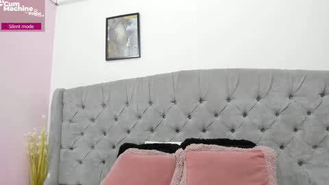 Snapshot of valesskahall chatting on 09-25-25, 12:09 Valesskahall online show from 09-25-25, 12:09