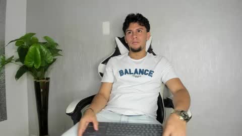 Valentino online show from 04-14-26, 08:04