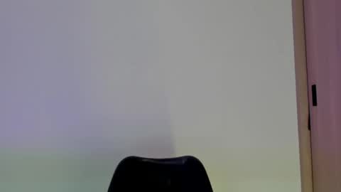 Snapshot of valezny69 chatting on 05-15-26, 04:25 Valezny V online show from 05-15-26, 04:25