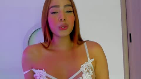Snapshot of valezny69 chatting on 05-27-26, 02:08 Valezny V online show from 05-27-26, 02:08
