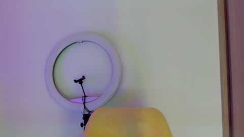Snapshot of valezny69 chatting on 05-28-26, 12:41 Valezny V online show from 05-28-26, 12:41